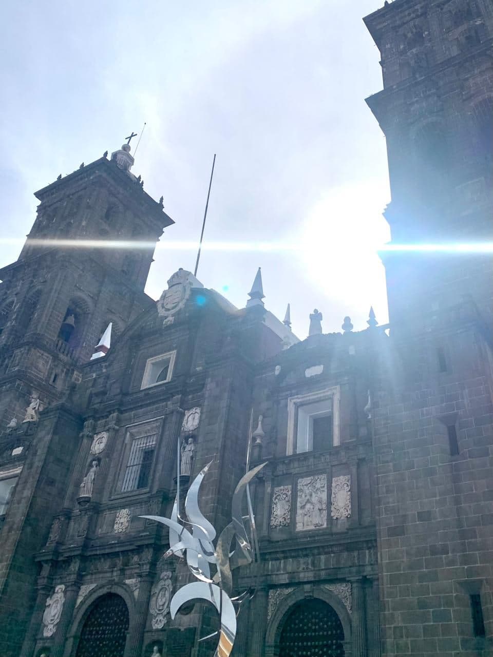 La fachada de la Catedral, a contraluz