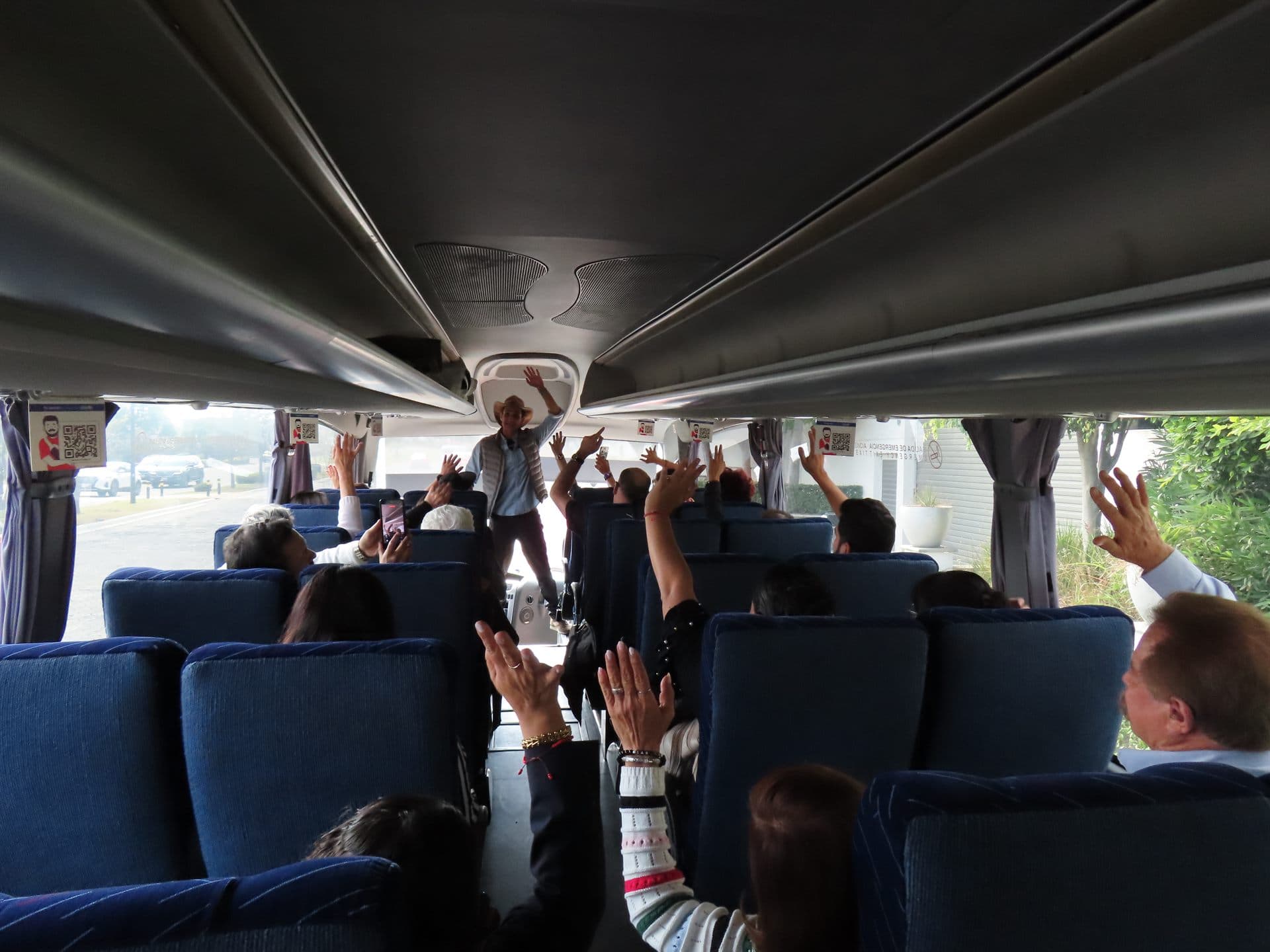 El interior, ya con el grupo a bordo