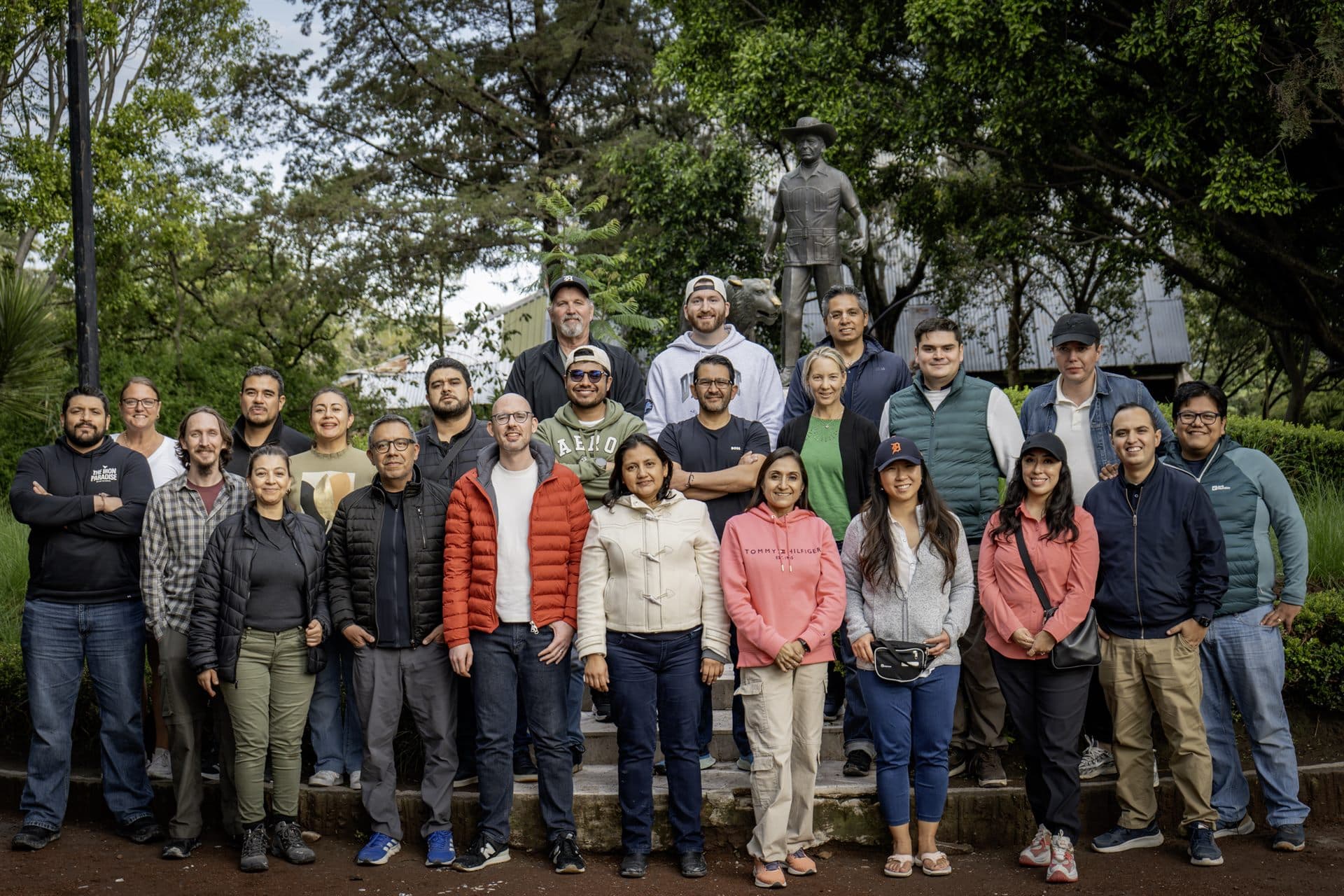 Tribe Getaway. La foto de grupo al final de la jornada, al aire libre