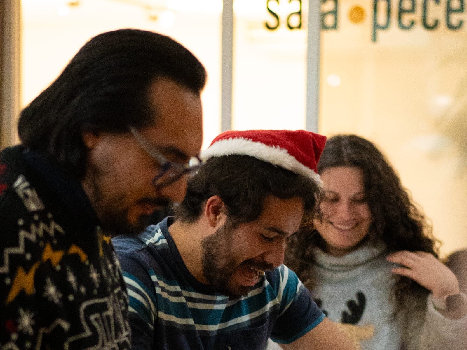 Abriendo los regalos