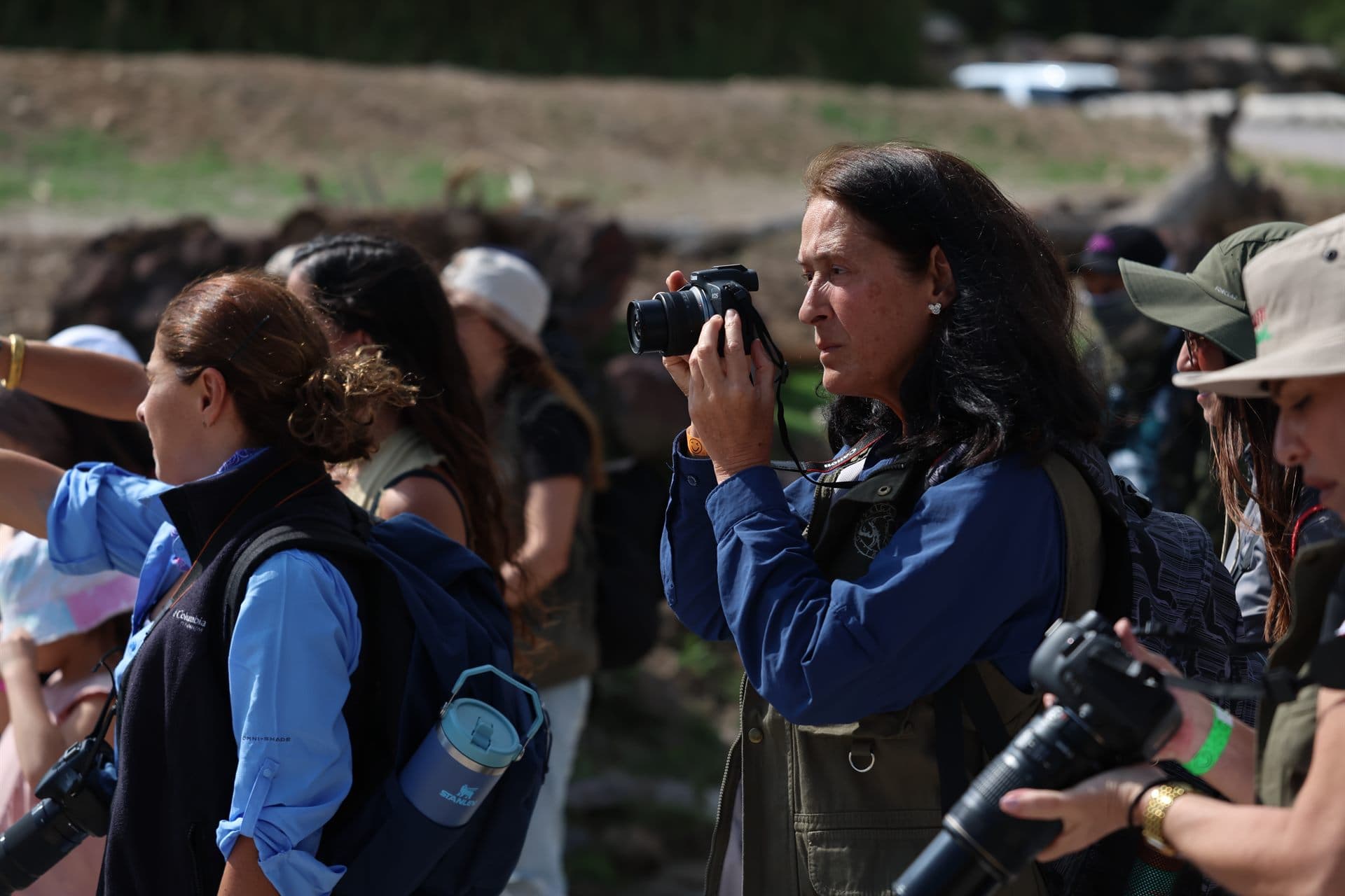 Varios participantes documentando fauna al mismo tiempo