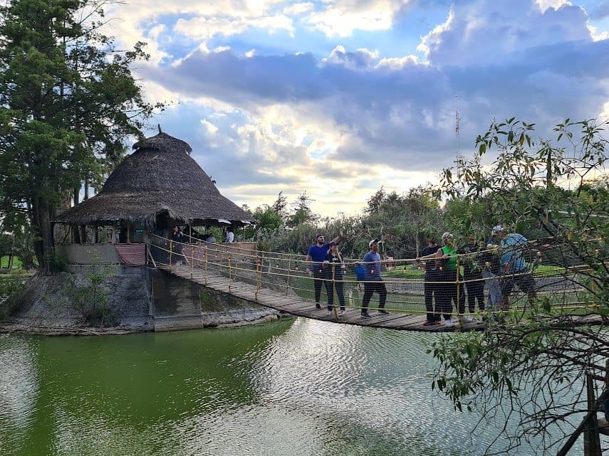 Isla Tanganica, Africam Safari