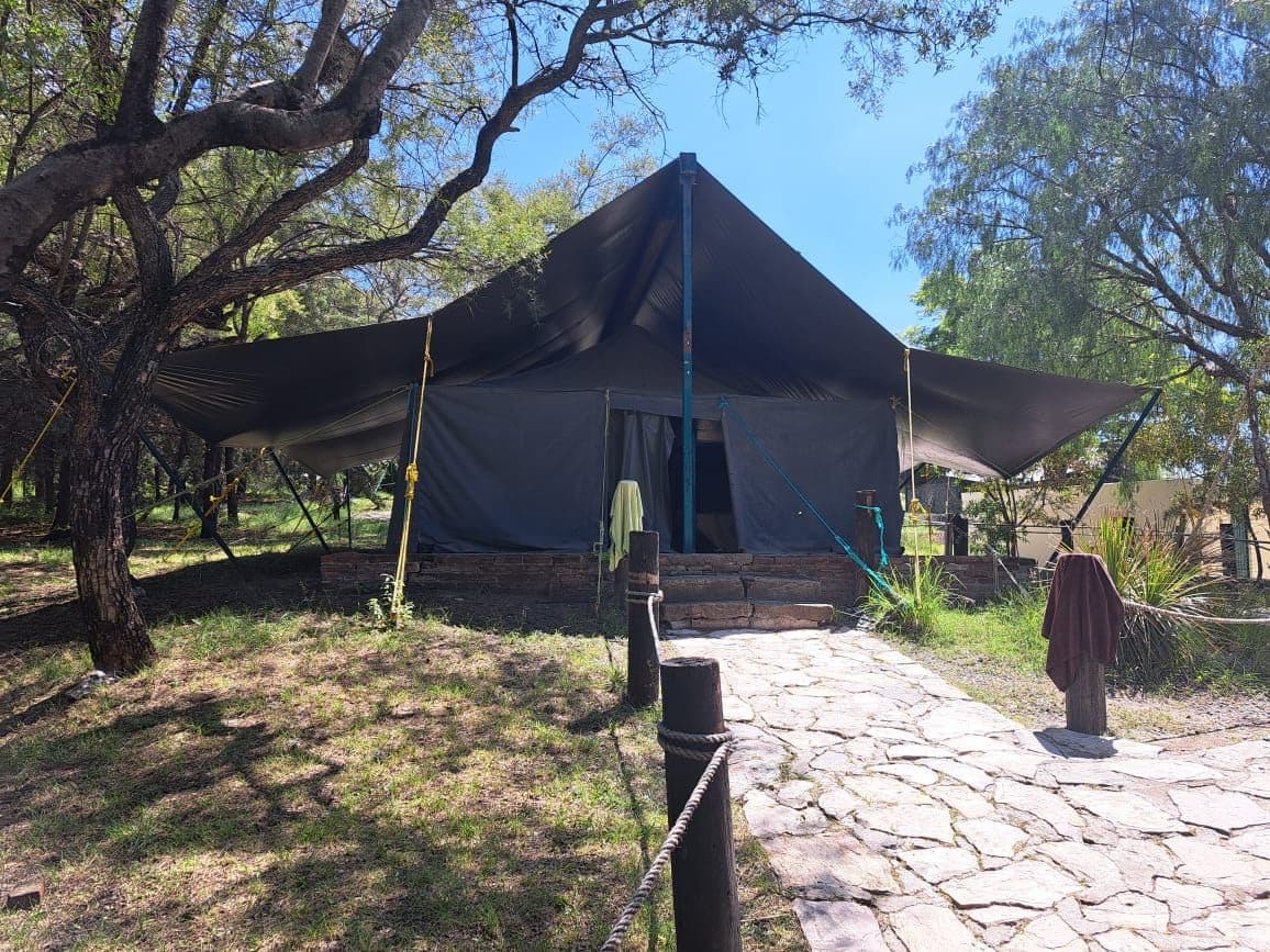 Cama en cabaña, Campamento Watusi Watoto